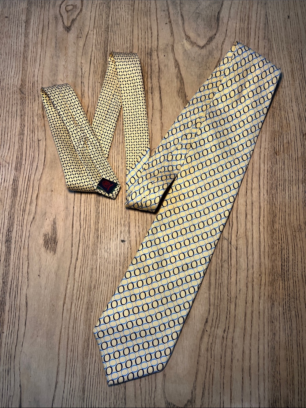 Tommy Hilfiger 100% Silk Tie Yellow, Carolina Blue, Black